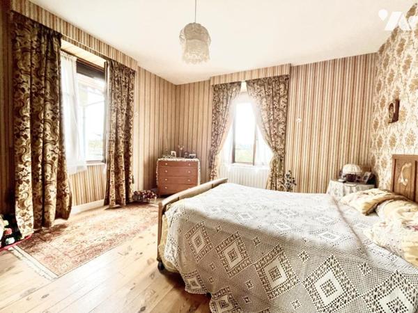 BELLE DEMEURE EN PIERRE - BEAU POTENTIEL Saint-Chély-d’Apcher