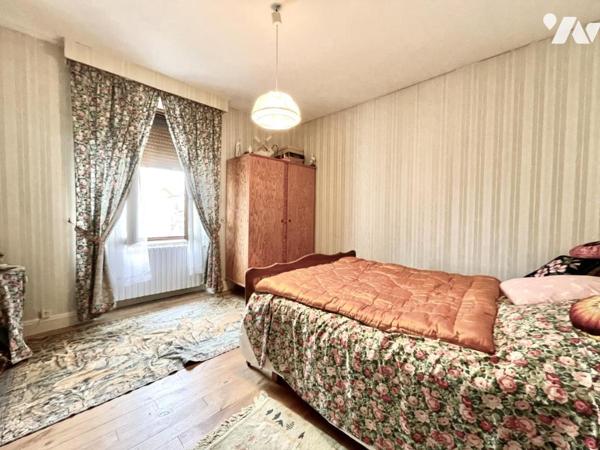 BELLE DEMEURE EN PIERRE - BEAU POTENTIEL Saint-Chély-d’Apcher