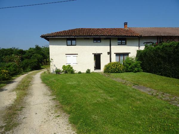 Attignat fermette rénovée 7 pièces 178 m2