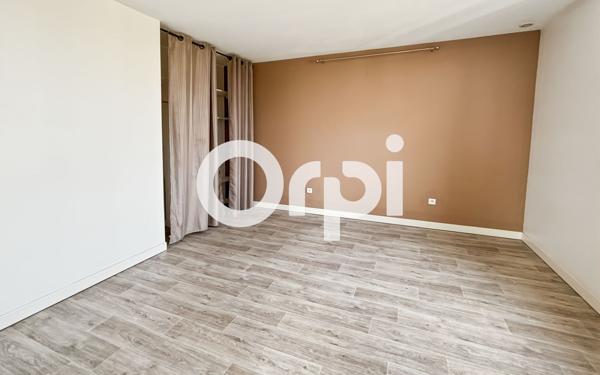Appartement à louer    3 pièces • 83,55 m2 Coudekerque-Branche