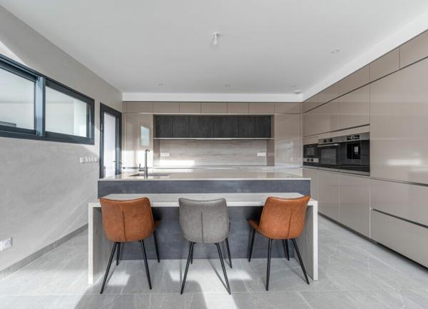 Maison à vendre    5 pièces •  Vergèze