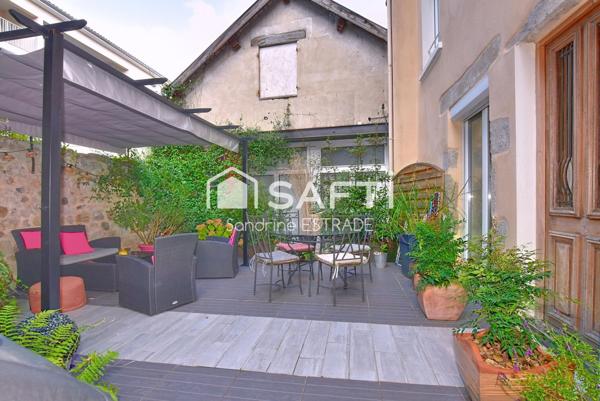 Maison de ville rénovée avec terrasse – Montbrison centre