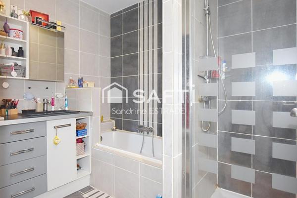 Maison de ville rénovée avec terrasse – Montbrison centre