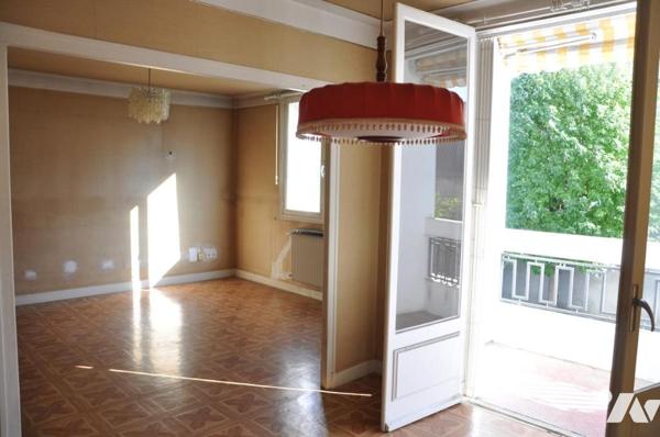TARBES APPARTEMENT T3  de  52  m2 avec un balcon, CELLIER ET GARAGE