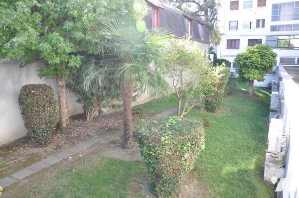 TARBES APPARTEMENT T3  de  52  m2 avec un balcon, CELLIER ET GARAGE