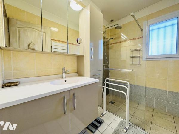 Maison T4  de 102 m² avec piscine et garage à Gonfaron 