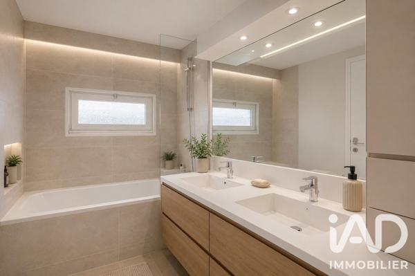 Appartement à vendre 4 pièces 114 m² Courbevoie