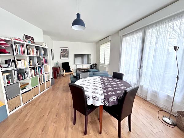 Appartement
                                                                                                                                                                                                                                                                                                                        4 pièce(s)                                                                                                                                                                                                          3 chambre(s)                                                                                                                                                                                                          95  m²