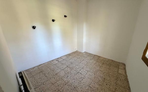 Appartement à louer    3 pièces •  Le Puy-Sainte-Réparade