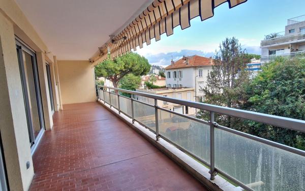 Appartement à louer    3 pièces • 89 m2 Cannes