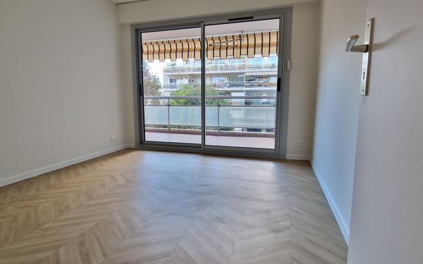 Appartement à louer    3 pièces • 89 m2 Cannes