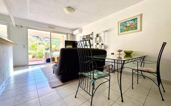 Appartement à vendre    3 pièces • 60 m2 Cannes