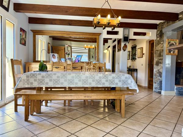 Sallanches – Chalet 7 pièces, 5 chambres, 277 m² au total, 184 m² habitables, caves, garage, appartement indépendant, terrain de 804 m²