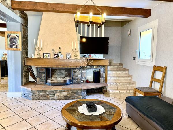 Sallanches – Chalet 7 pièces, 5 chambres, 277 m² au total, 184 m² habitables, caves, garage, appartement indépendant, terrain de 804 m²
