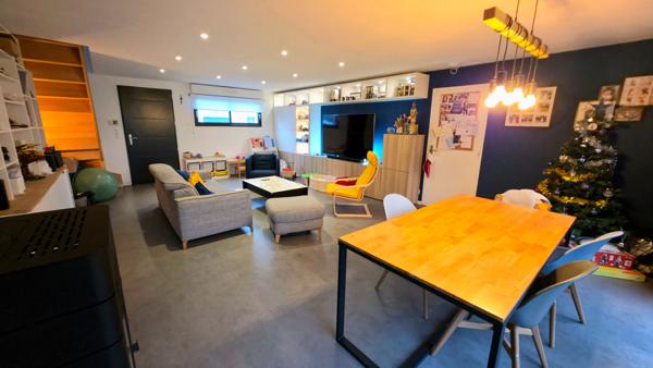 Belle maison moderne et contemporaine de 2020 à Montoir De Bretagne Vie de plain-pied 3 chambres environ 109m² avec garage et jardin