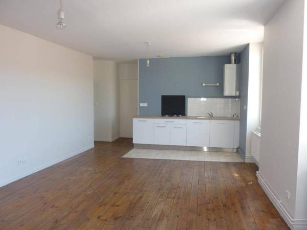 MONTBRISON - Centre ville