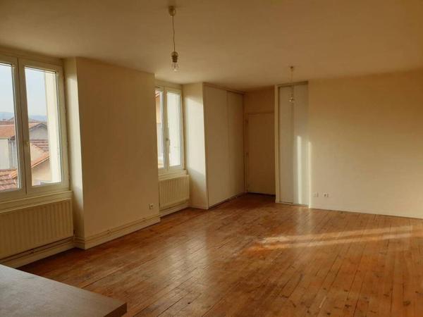 MONTBRISON - Centre ville