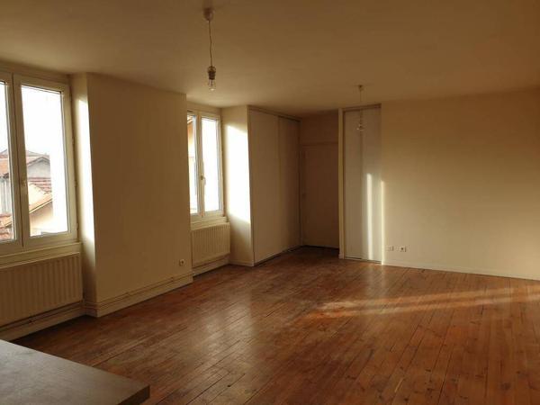 MONTBRISON - Centre ville