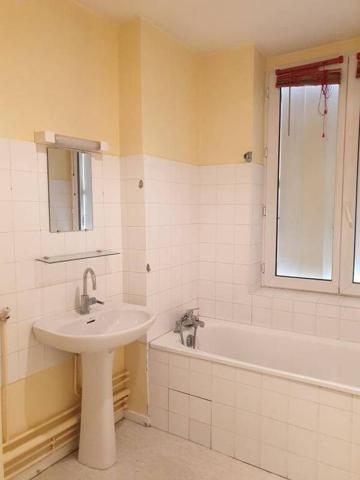 MONTBRISON - Centre ville