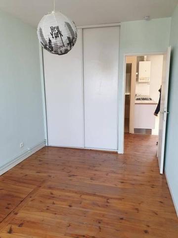 MONTBRISON - Centre ville