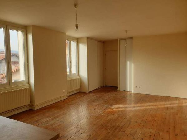 MONTBRISON - Centre ville