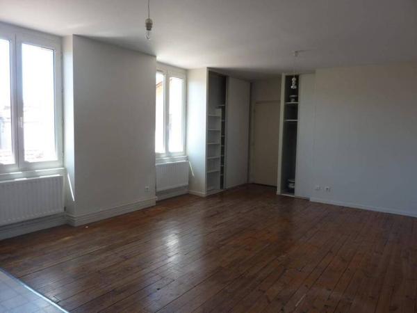 MONTBRISON - Centre ville