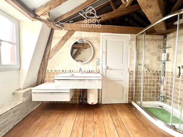 Propriete
                                                                                                                                                                                                                                                                                                                        8 pièce(s)                                                                                                                                                                                                          4 chambre(s)                                                                                                                                                                                                          521  m²