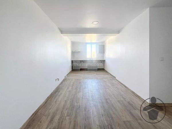 Location                                                      Appartement
                        
                     3 pièces                      50 m2                     à Coutras