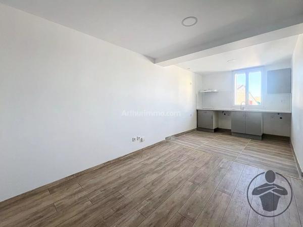 Location                                                      Appartement
                        
                     3 pièces                      50 m2                     à Coutras