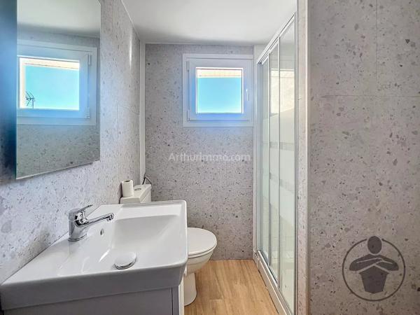 Location                                                      Appartement
                        
                     3 pièces                      50 m2                     à Coutras