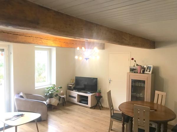 Ferme T8 de 160m² avec garage, dépendances sur un terrain de 1500m²