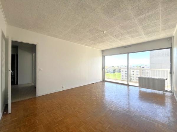 Appartement à vendre |                                       Bron |                                        3 pièces  |  74 m²