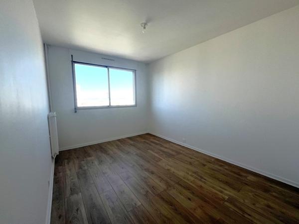 Appartement à vendre |                                       Bron |                                        3 pièces  |  74 m²
