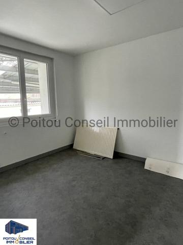 CHAURAY BUREAU 100M2 LOCATION