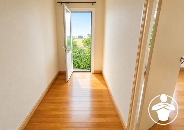 Vente                                                      Maison
                        
                     4 pièces                      84 m2                     à Roquefort