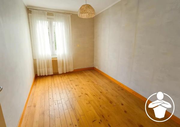Vente                                                      Maison
                        
                     4 pièces                      84 m2                     à Roquefort