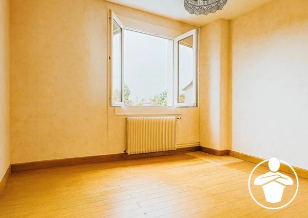 Vente                                                      Maison
                        
                     4 pièces                      84 m2                     à Roquefort