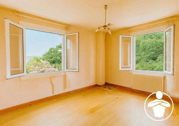 Vente                                                      Maison
                        
                     4 pièces                      84 m2                     à Roquefort