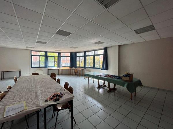 Rodez, local de 251 m² environ en rez-de-chaussée, proche quartier Saint Cyrice