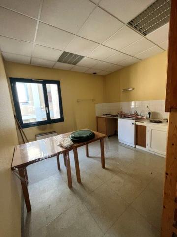 Rodez, local de 251 m² environ en rez-de-chaussée, proche quartier Saint Cyrice