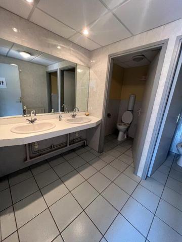 Rodez, local de 251 m² environ en rez-de-chaussée, proche quartier Saint Cyrice