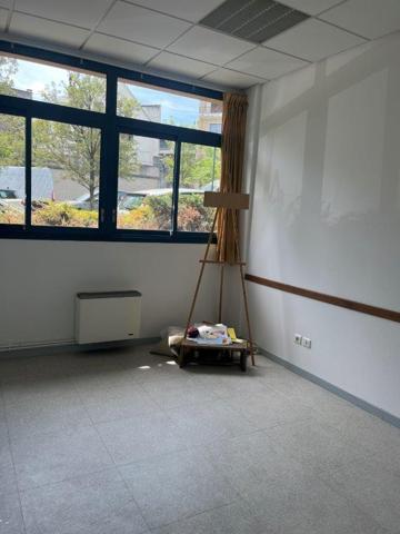 Rodez, local de 251 m² environ en rez-de-chaussée, proche quartier Saint Cyrice