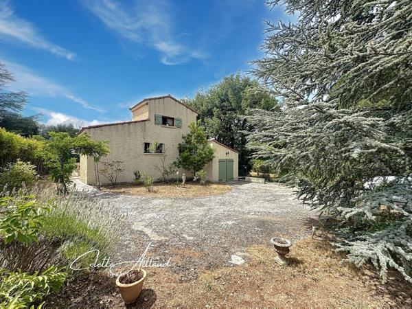 Écrin de verdure,charme, tranquillité, potentiel