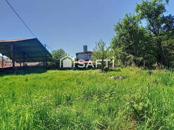 CORPS DE FERME A RENOVER ENTIEREMENT