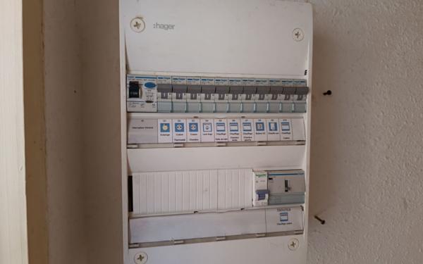 Maison à vendre    5 pièces •  Meyrannes