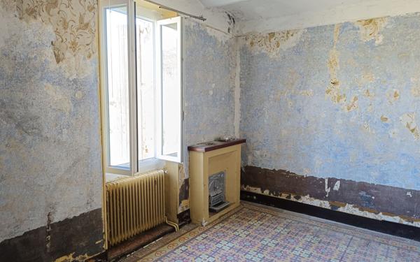 Maison à vendre    5 pièces •  Meyrannes