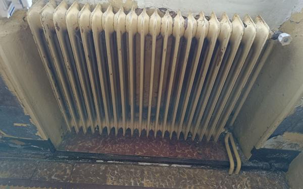 Maison à vendre    5 pièces •  Meyrannes