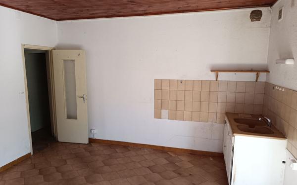 Maison à vendre    5 pièces •  Meyrannes