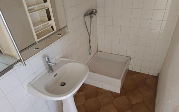 Maison à vendre    5 pièces •  Meyrannes