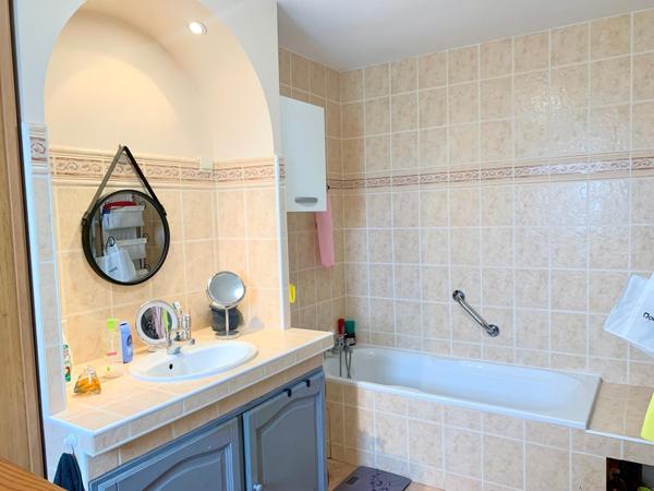 Maison de Plain-Pied - Havre de Paix et écrin de Verdure